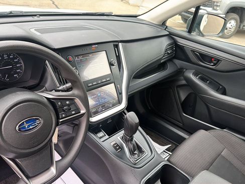 Used 2023 Subaru Outback AWD/4WD image 17
