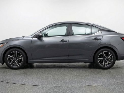 Used 2025 Nissan Sentra SV image 5