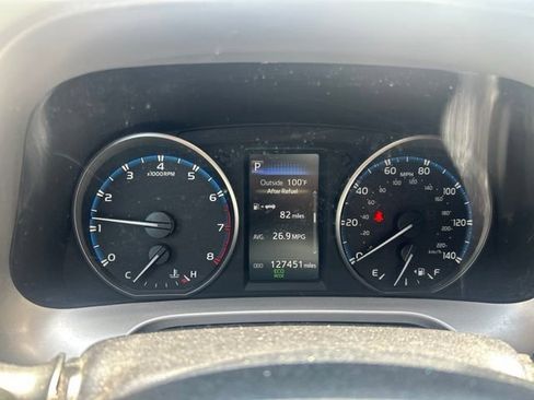 Used 2017 Toyota RAV4 LE FWD image 10