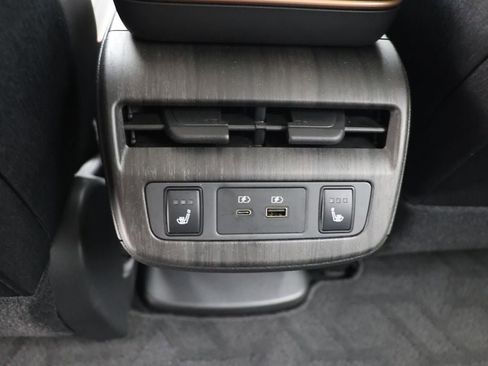 Used 2024 Nissan Ariya AWD image 13