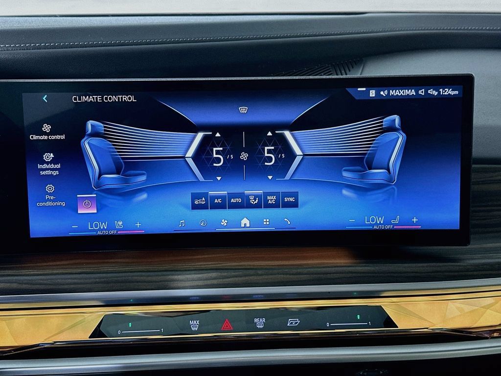 Used 2024 BMW 760i xDrive w/ Premium Package 2 AWD/4WD image 16