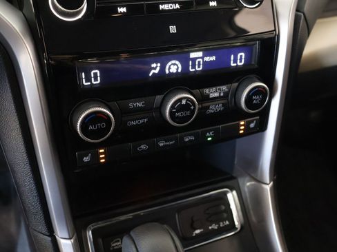 Used 2022 Subaru Ascent Limited AWD/4WD image 7