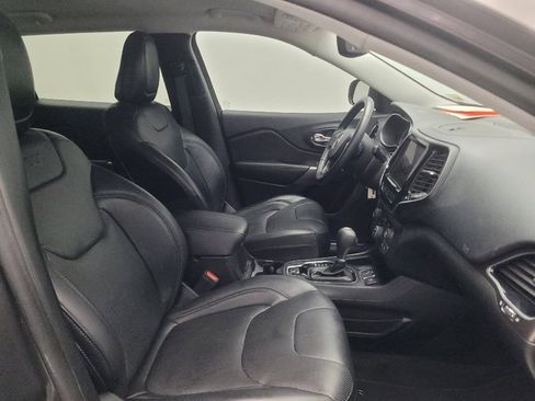 Used 2019 Jeep Cherokee Limited FWD image 21