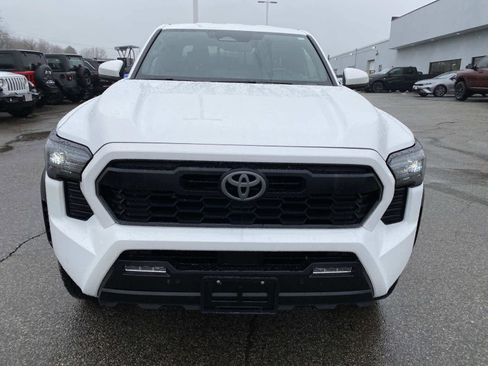 Used 2024 Toyota Tacoma TRD Off-Road w/ TRD Off Road Upgrade Package image 9