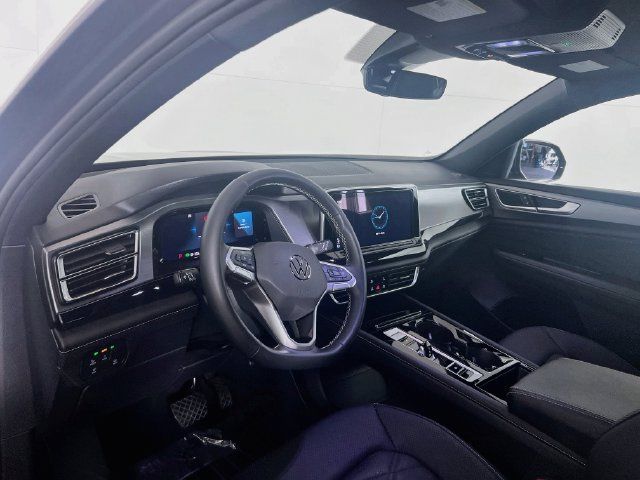 Used 2025 Volkswagen Atlas Cross Sport SE AWD/4WD image 10