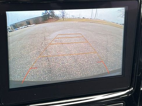 Used 2019 Chevrolet Traverse LT image 23