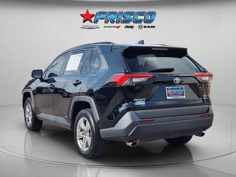 Used 2022 Toyota RAV4 XLE AWD/4WD image 5