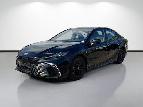 Used 2025 Toyota Camry SE w/ Convenience Package image 7