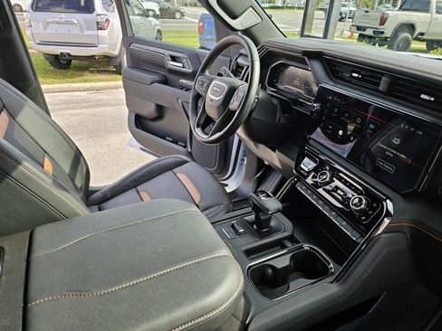 Used 2025 GMC Sierra 1500 AT4 w/ AT4 Premium Package image 23