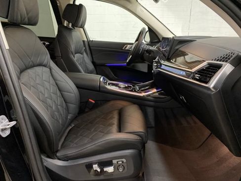Used 2025 BMW X7 xDrive40i w/ Premium Package AWD/4WD image 92