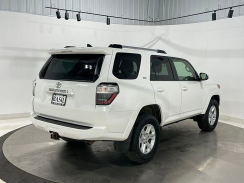 Used 2022 Toyota 4Runner SR5 Premium w/ Moonroof Package AWD/4WD image 11