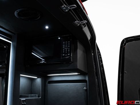 Used 2024 Mercedes-Benz Sprinter 3500 image 17