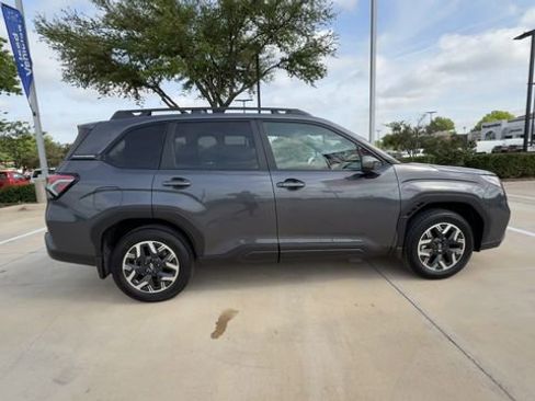 Used 2025 Subaru Forester Premium w/ Convenience Package #2 image 9