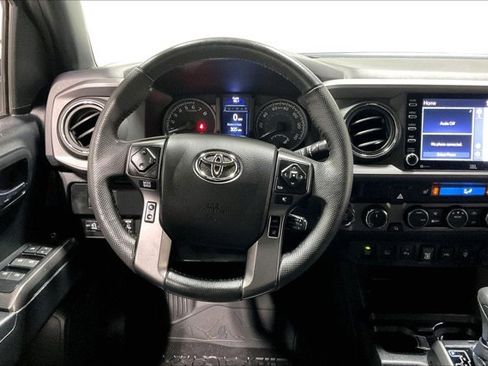 Certified 2022 Toyota Tacoma TRD Off-Road image 6