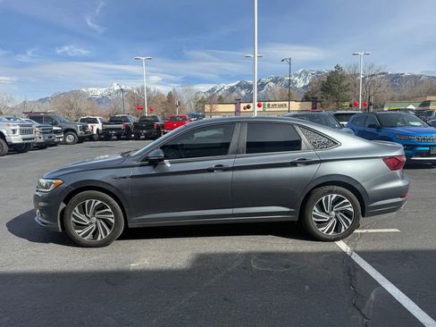 Used 2020 Volkswagen Jetta SEL Premium image 4