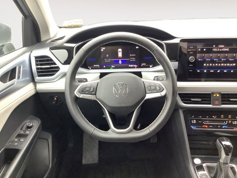 New 2026 Volkswagen Taos SE image 15