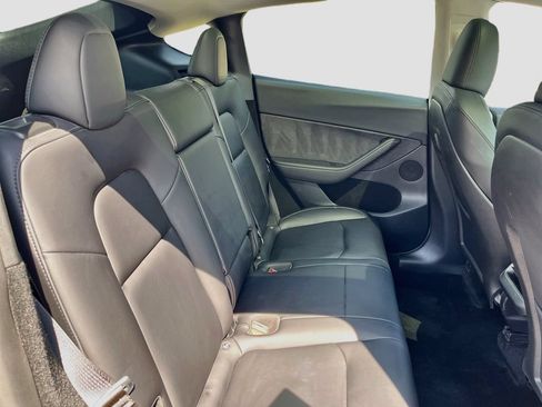 Used 2024 Tesla Model Y Long Range AWD/4WD image 26