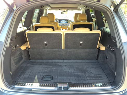 Used 2026 Mercedes-Benz GLS 450 4MATIC image 35