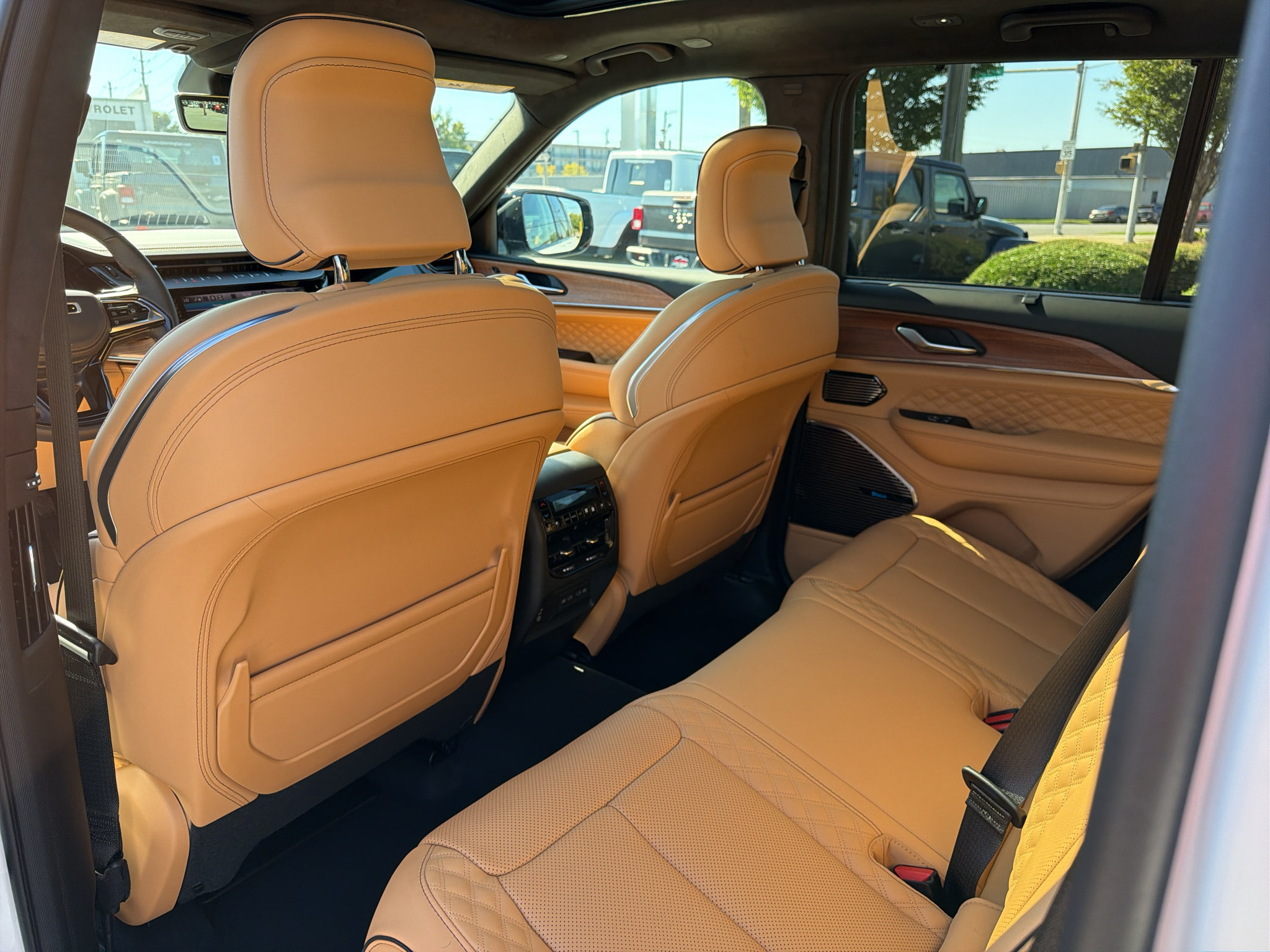 New 2027 Jeep Grand Cherokee Summit AWD/4WD image 29