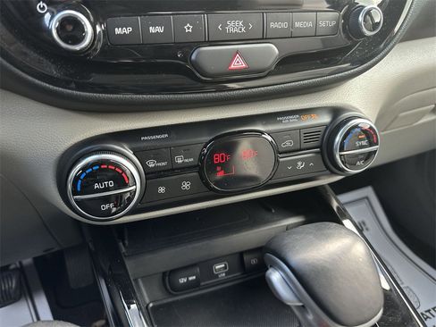 Used 2022 Kia Soul EX image 19