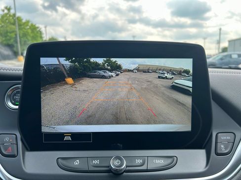 Used 2025 Chevrolet Blazer LT FWD image 20