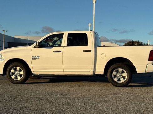 Used 2019 RAM 1500 Express AWD/4WD image 7
