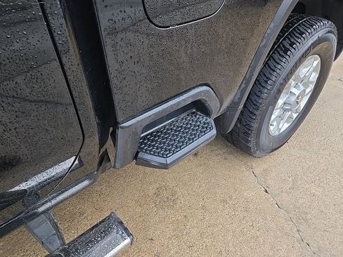 Used 2024 Chevrolet Silverado 2500 LT image 22