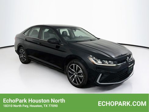 Used 2025 Volkswagen Jetta SE FWD image 1