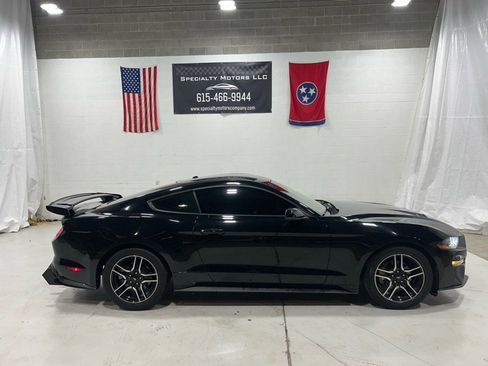 Used 2019 Ford Mustang Premium image 3