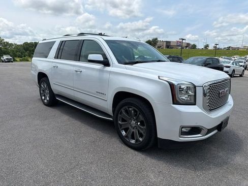 Used 2016 GMC Yukon XL Denali w/ Open Road Package AWD/4WD image 9