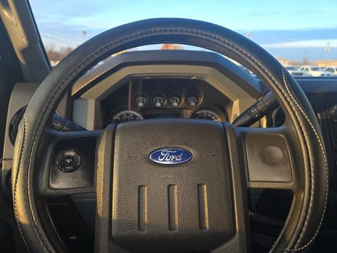 Used 2014 Ford F250 XL w/ Power Equipment Group image 19