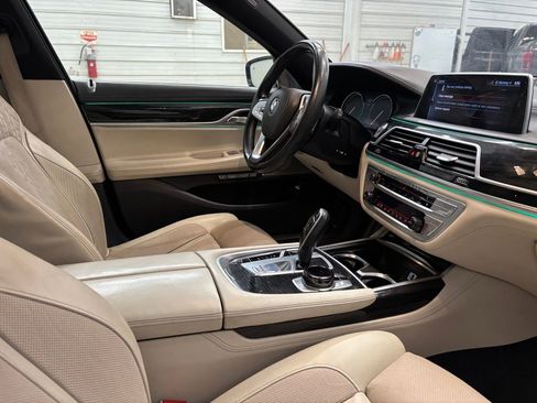Used 2016 BMW 750i xDrive image 24