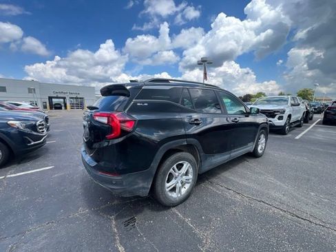 Used 2023 GMC Terrain SLE w/ Driver Convenience Package FWD image 5