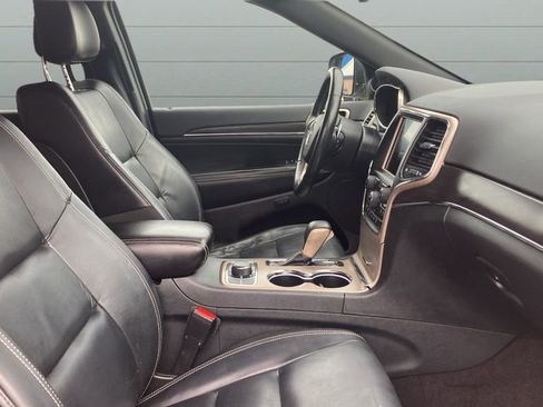 Used 2017 Jeep Grand Cherokee Limited AWD/4WD image 18