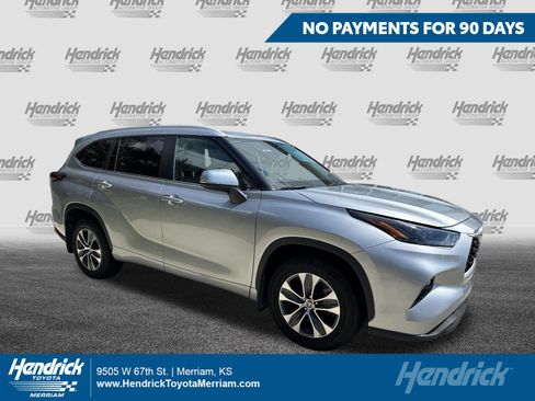 Used 2024 Toyota Highlander XLE AWD/4WD image 1