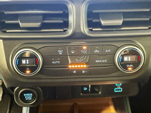 Used 2022 Ford Maverick Lariat image 18