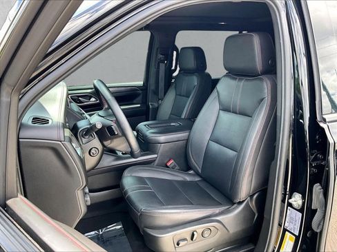 Used 2023 Chevrolet Suburban RST w/ Luxury Package RWD image 27