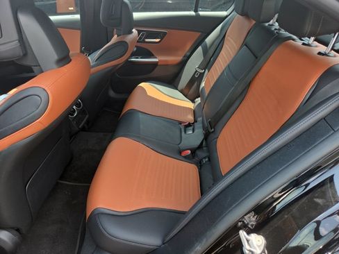 Used 2023 Mercedes-Benz C 300 Sedan image 5