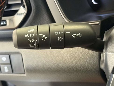 Used 2025 Honda Pilot TrailSport image 31