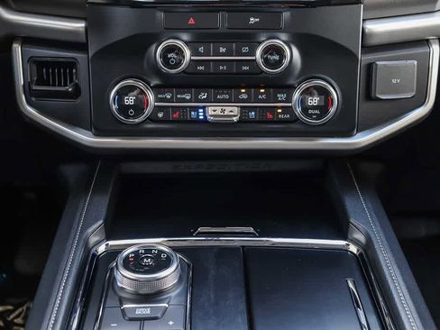 Used 2022 Ford Expedition XLT RWD image 13