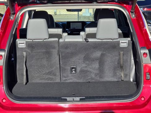 Used 2023 Toyota Highlander XLE image 19