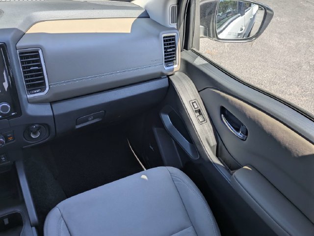 Used 2024 Nissan Frontier SV w/ SV Convenience Package RWD image 19