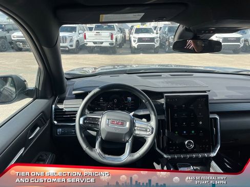 Used 2025 GMC Acadia Elevation image 13