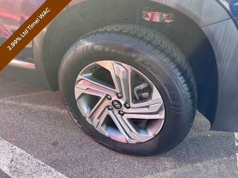 Certified 2023 Hyundai Santa Fe SEL w/ Premium Package image 18