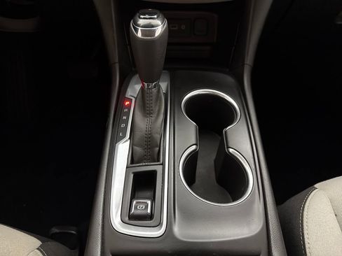 Used 2019 Chevrolet Equinox LS image 17