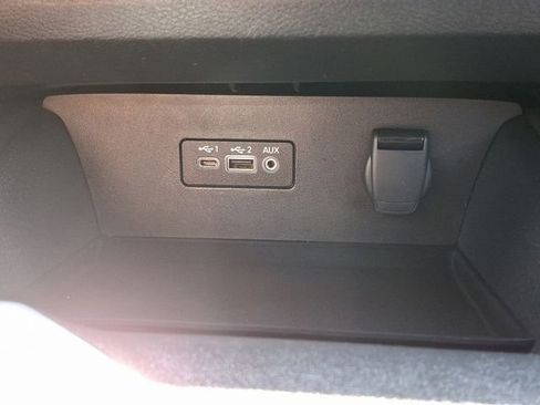Used 2025 Nissan Altima 2.5 SV FWD image 24
