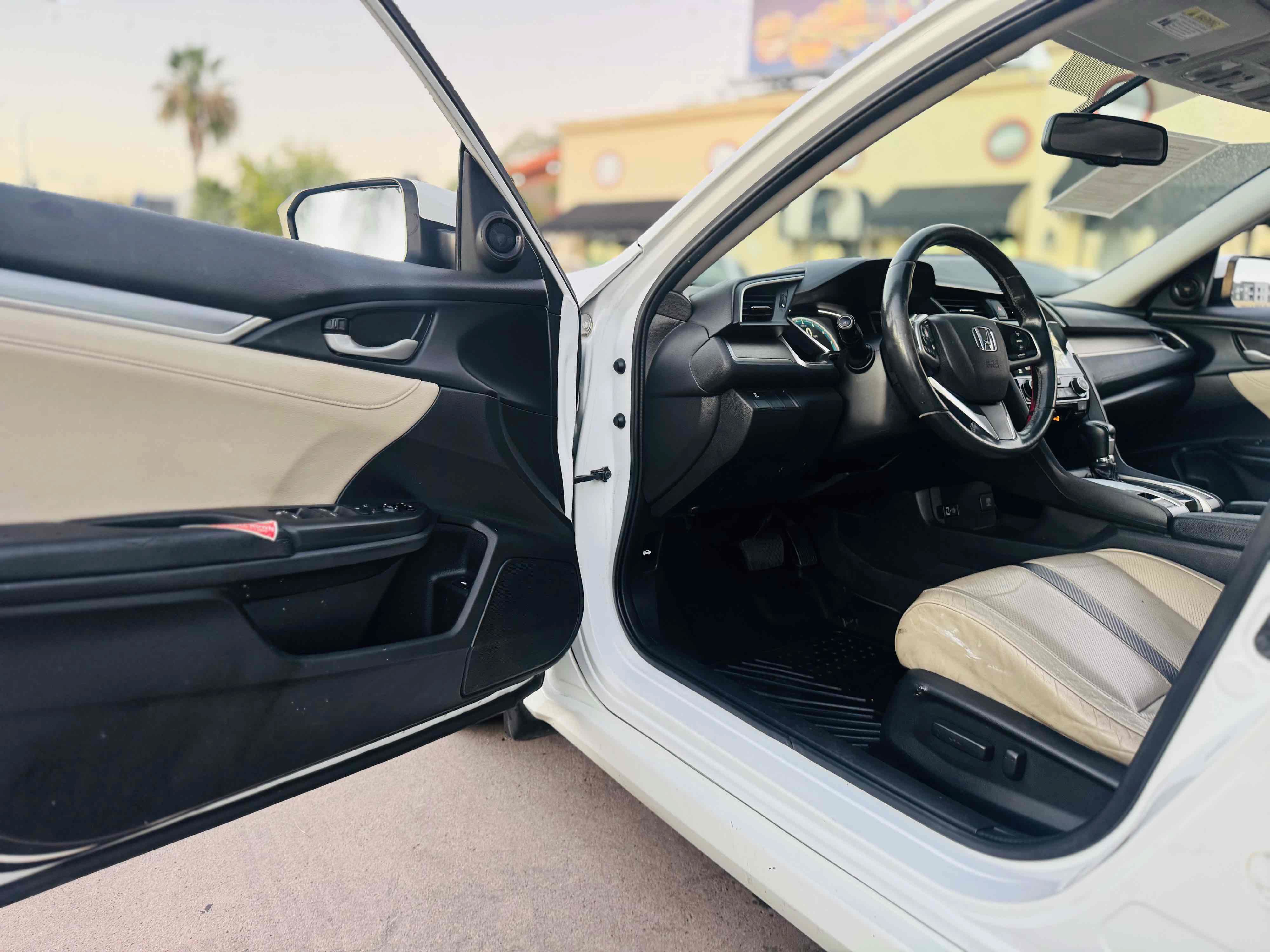 Used 2017 Honda Civic EX-L image 11