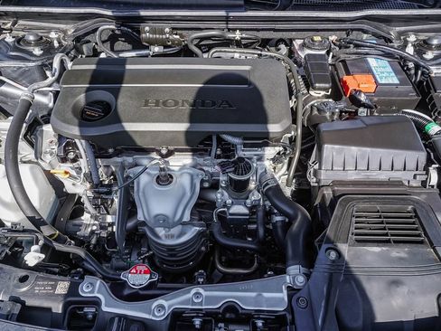 Used 2025 Honda Civic Sport image 25