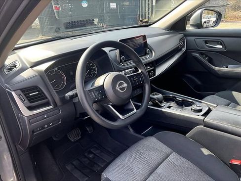 Used 2024 Nissan Rogue SV image 14