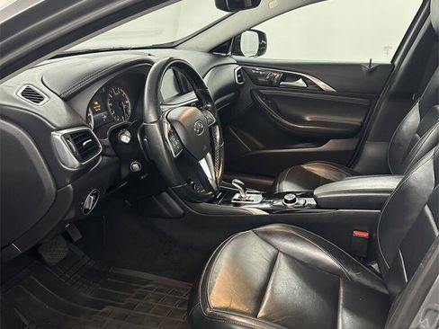 Used 2017 INFINITI QX30 Premium w/ Navigation Package image 10